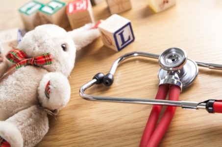 Plüschhase und Stetoskop