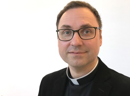 Porträt von Pfarrer Dirk Baumhof